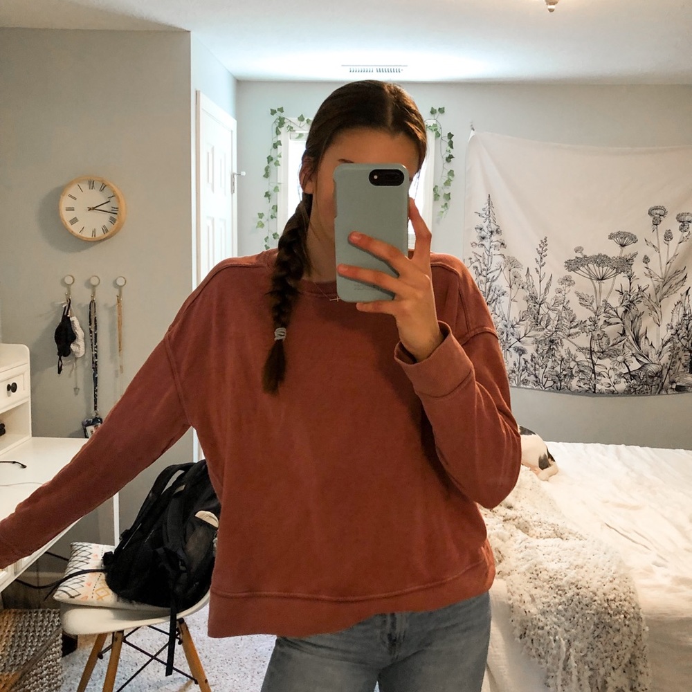 Universal Threads Pink Crewneck - Picture 3 of 8